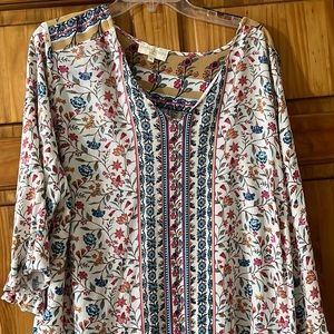 NWOT Womens v neck blouse